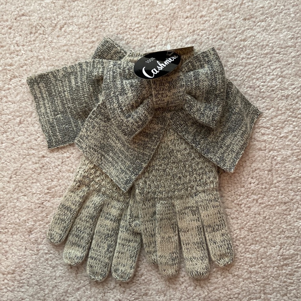 NWT Cashmere Bow Gloves Portolano